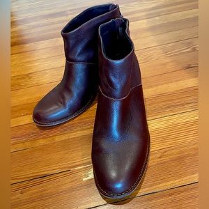 Women’s Toms Ankle Boots.